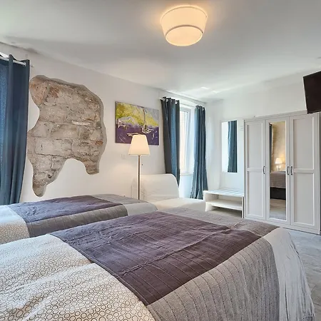 Luxury Flats In Centre 3*