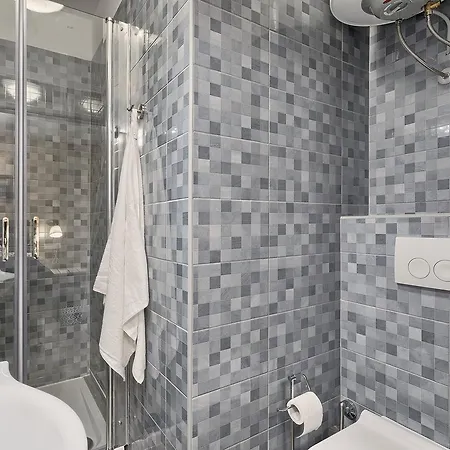 Luxury Flats In Centre Casa de hóspedes 3*