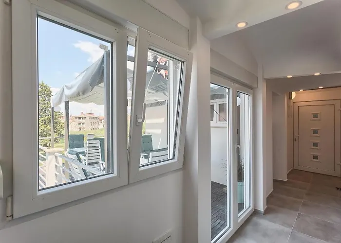 Luxury Flats In Centre 3*