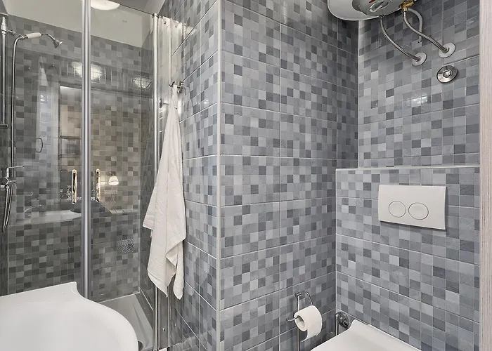 Luxury Flats In Centre 게스트하우스 3*