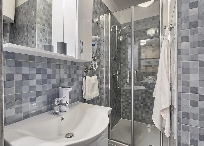 게스트하우스 Luxury Flats In Centre 3*