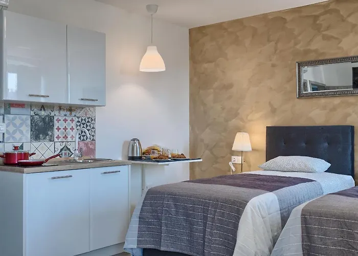 게스트하우스 Luxury Flats In Centre 3*