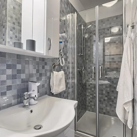 Гостевой дом Luxury Flats In Centre 3*