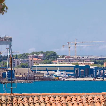 Konukevi Luxury Flats In Centre