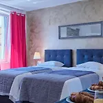 Πανσιόν Luxury Flats In Centre Πούλα