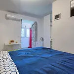Luxury Flats In Centre Πανσιόν