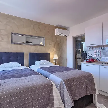 Pensionat Luxury Flats In Centre Pula