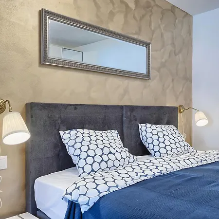 Pensionat Luxury Flats In Centre Pula