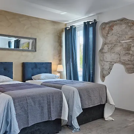 Penzion Luxury Flats In Centre 3*