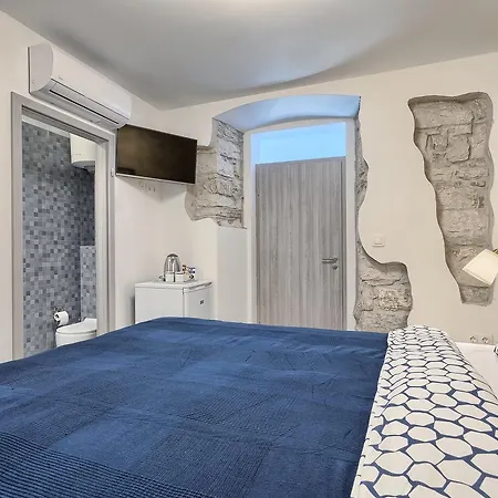 Luxury Flats In Centre Гостевой дом 3*