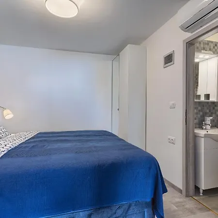 Luxury Flats In Centre 3* Πούλα